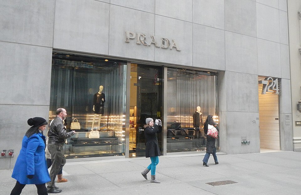 Prada, Fifth Avenue